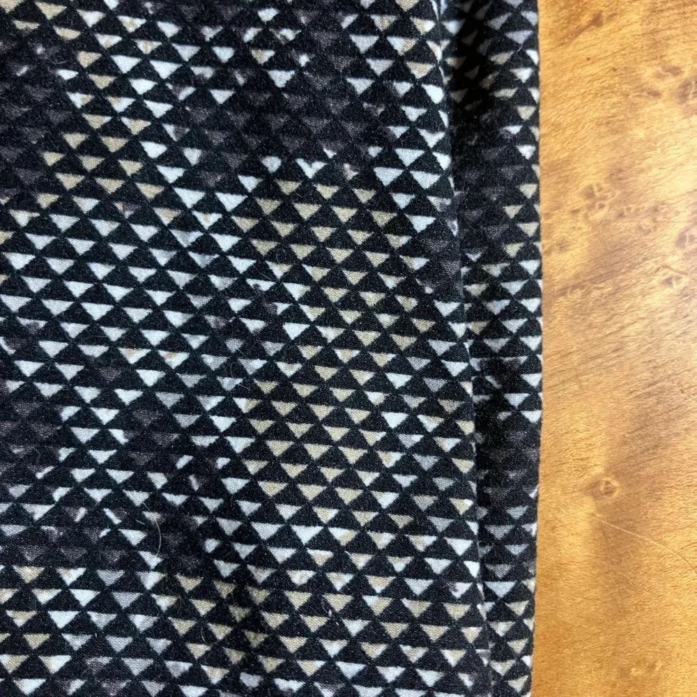 Lularoe snakeskin leggings, ankle length, excellent condition, fit like a large - Picture 2 of 3